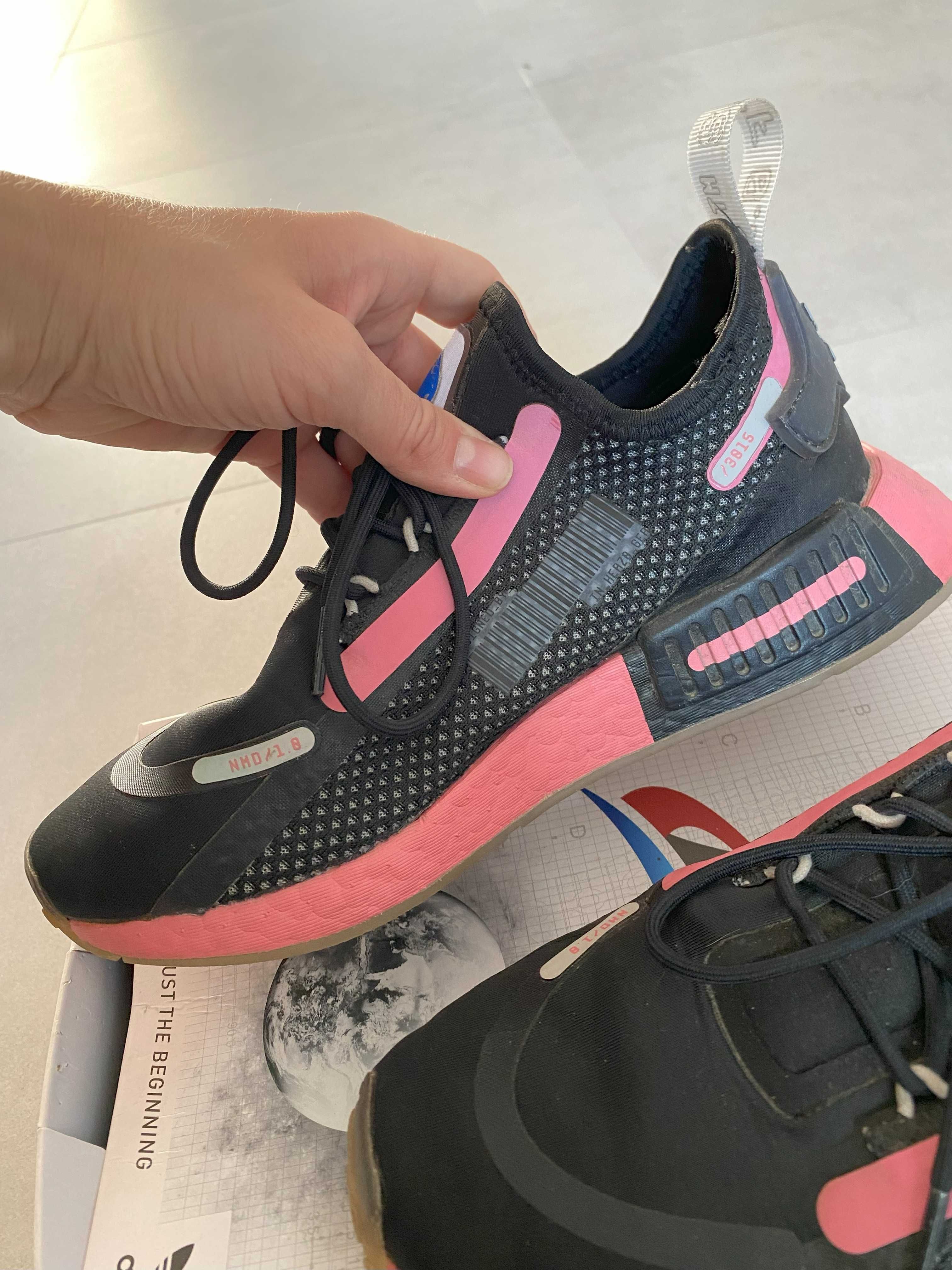 Unikatowe limitowane sportowe buty Adidas NMD R1 Spectoo NASA