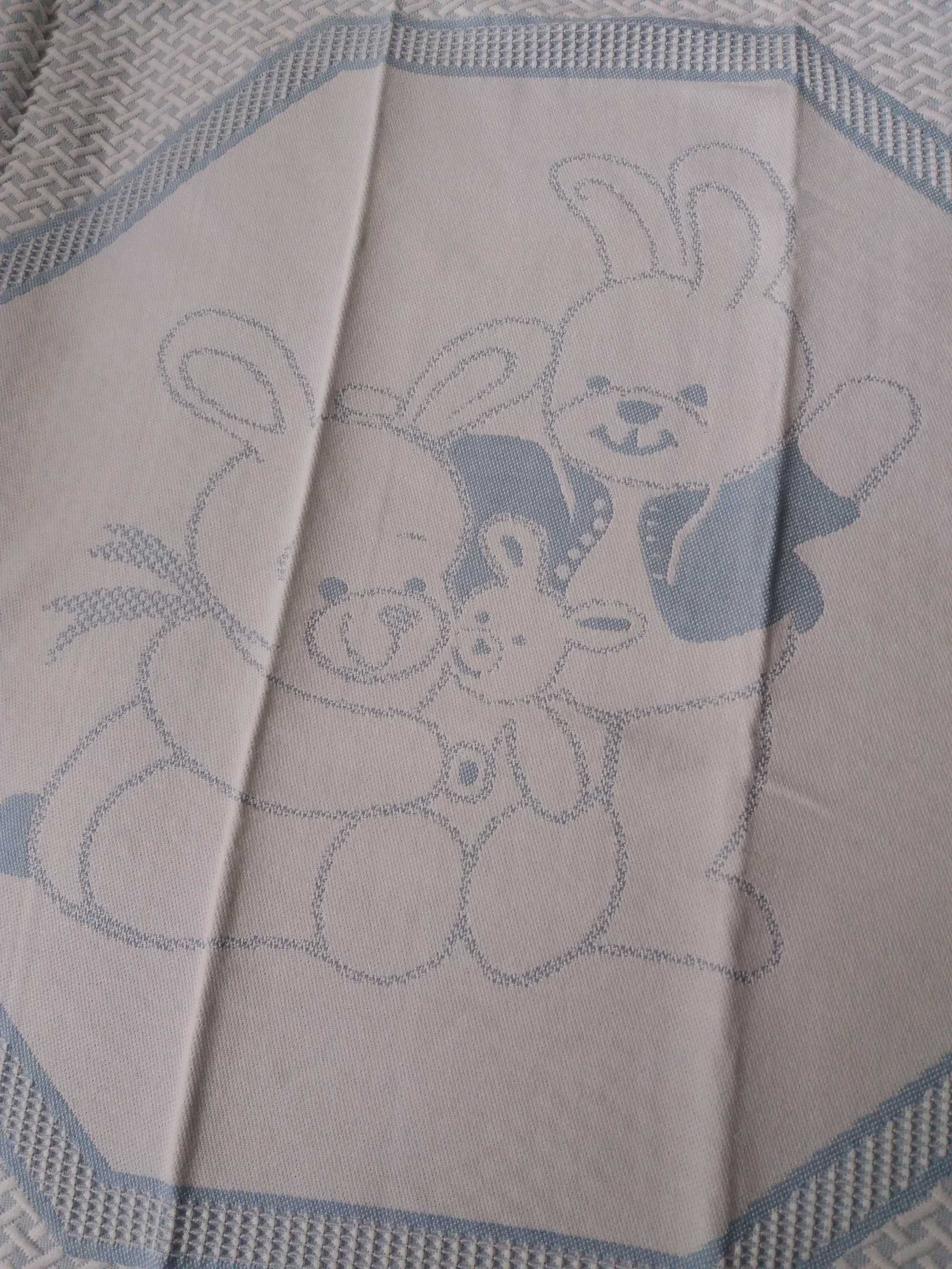 Narzuta na łóżeczko