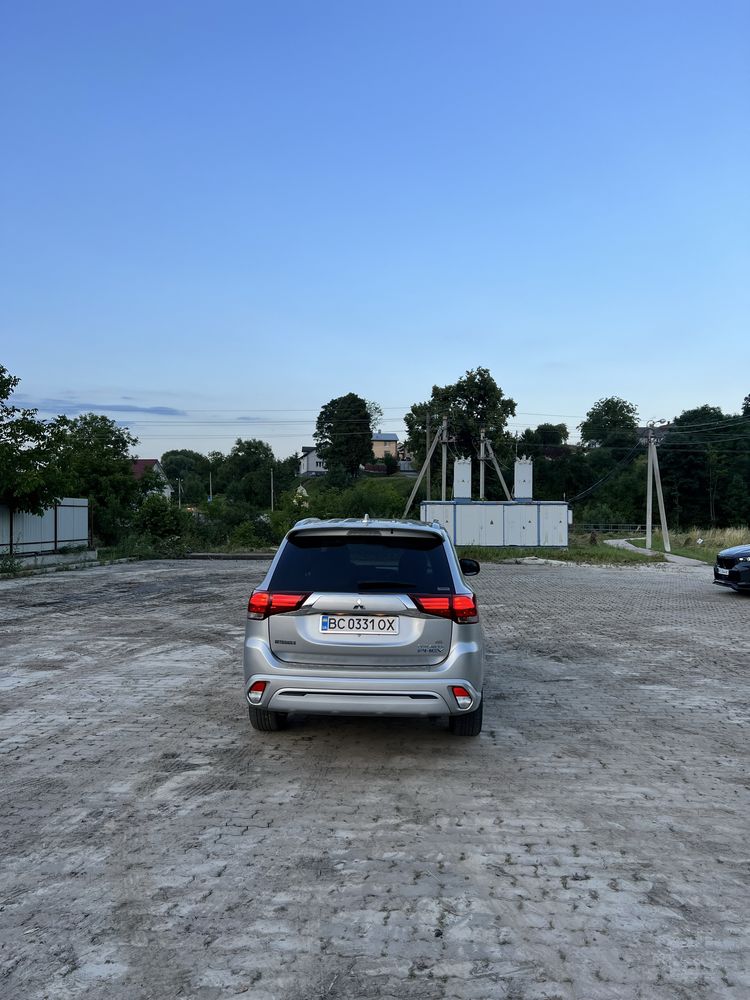 Mitsubishi outlander phev 2019 SEL 2.0