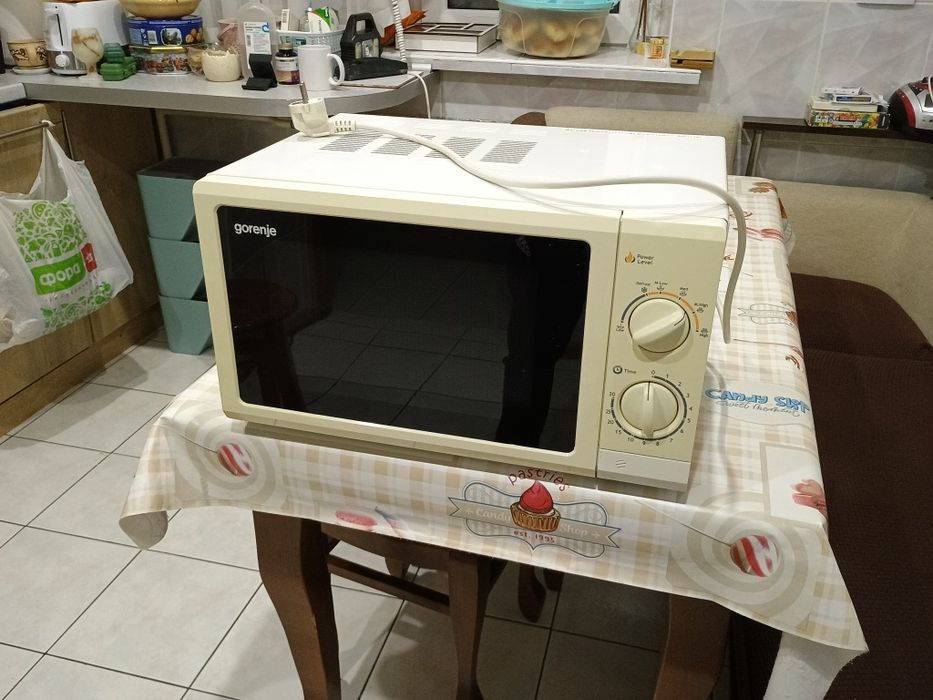 Мікрохвильова піч Gorenje MO-20MW. Мікрохвилівка