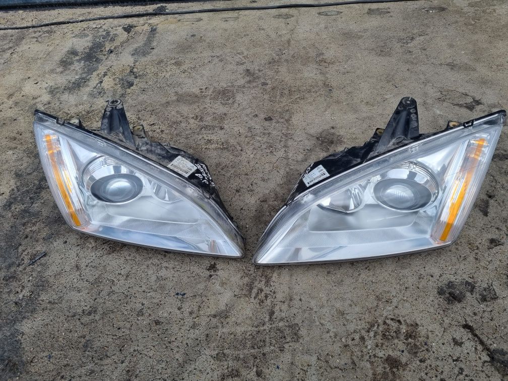 Lampa przednia ford focus mk2 soczewka komplet europejska  jak nowe