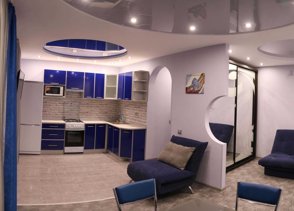 Сдам СВОЮ 1 комн. кв. прямо возле ст.метро 23 августа .