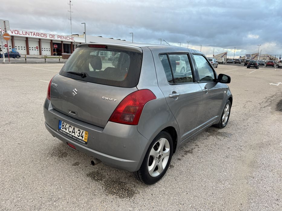 Suzuki Swift 2006 Automatico poucos kms 4.8 l/100 mto economico