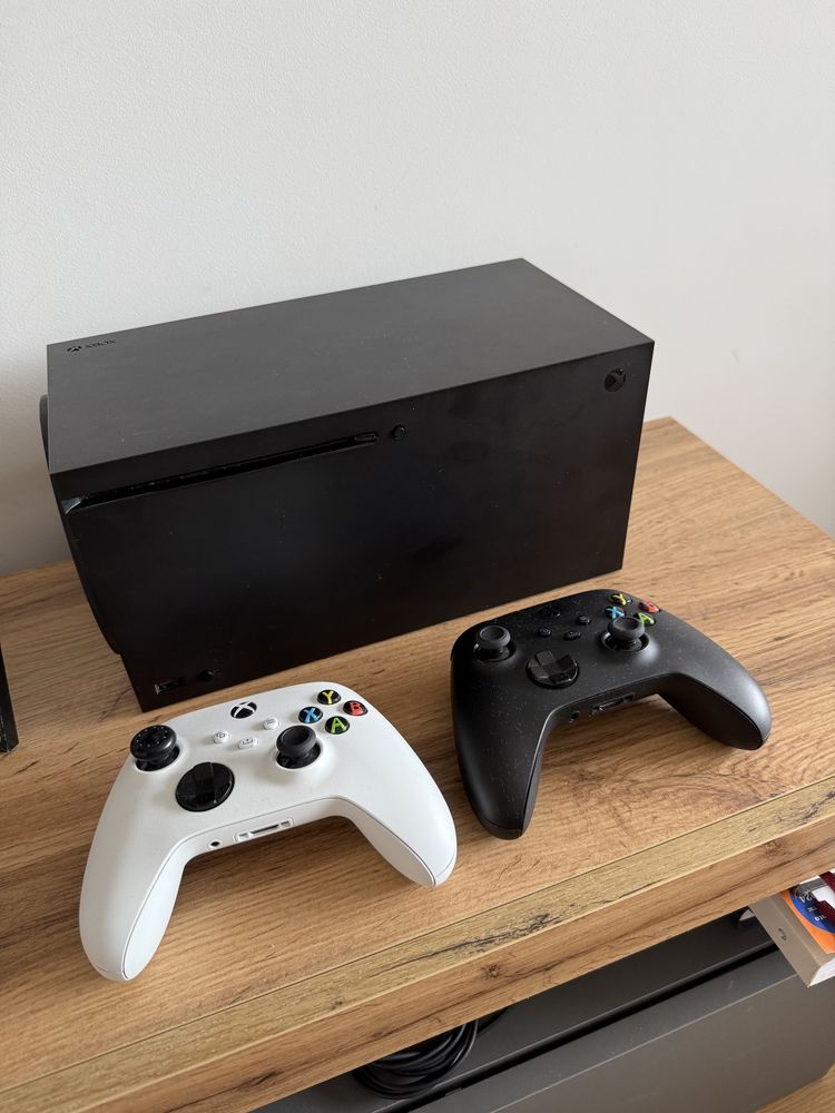 Xbox Series X 1TB + 2 comandos + Wireless Headset