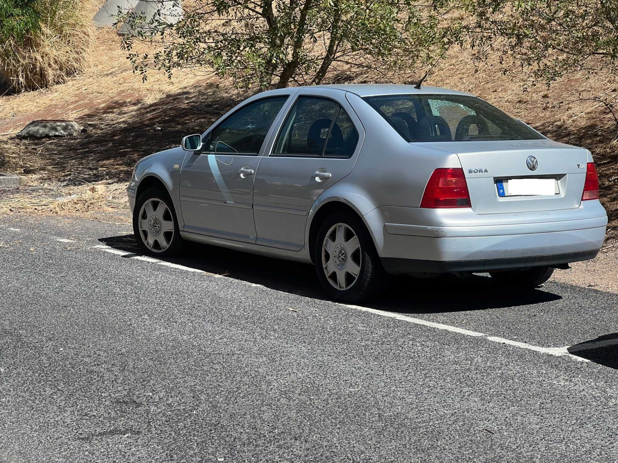 Vw Bora 1.9 TDI - 115 cv - Cx 6 vel. - LER C/ ATENÇÃO