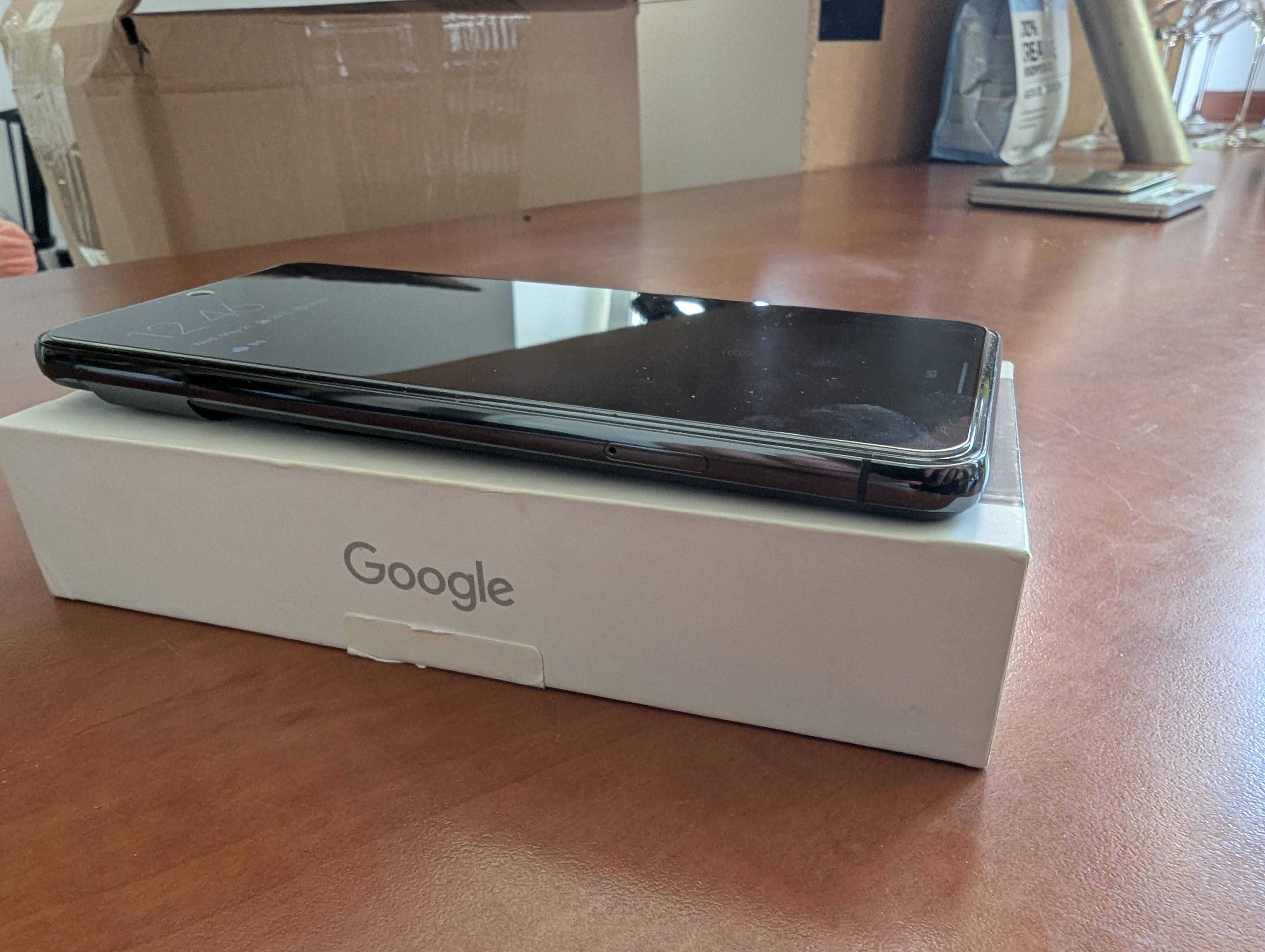 Pixel 8 Pro | Gwarancja Google | Etui Spigen | bez rys idealny