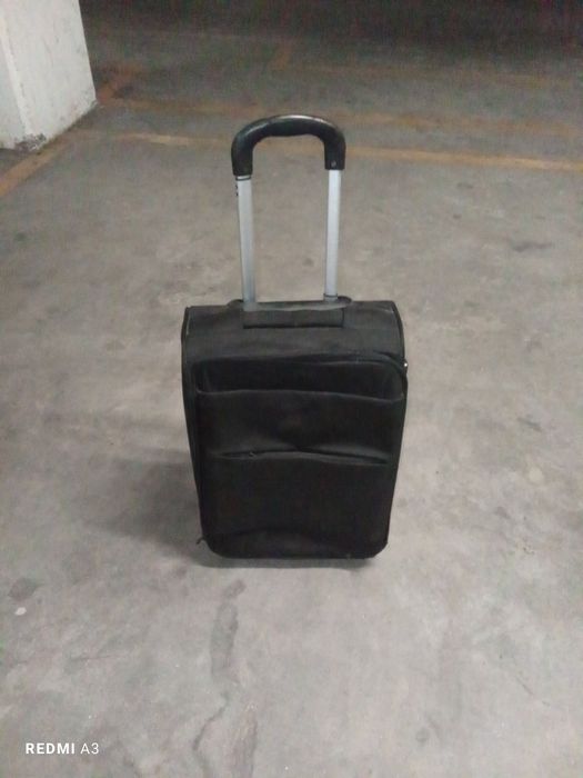 Mala trolley em excelente estado