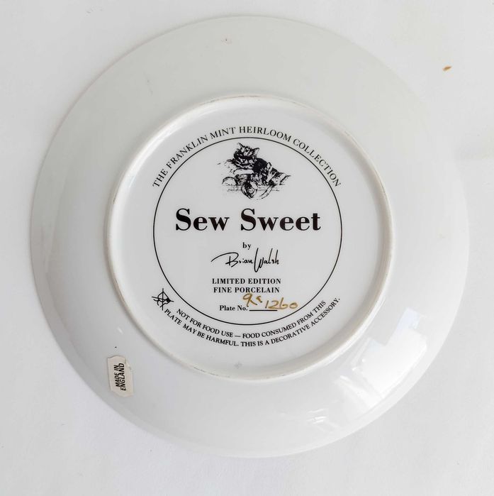 Prato de coleção com Gatos