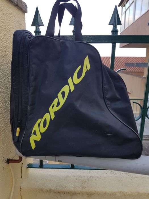 Skis e Botas com saco para transporte