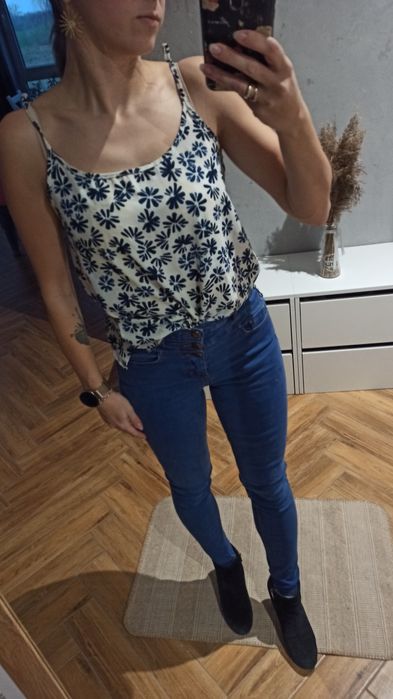 Vintage retro podkoszulka biała w niebieskie kwiaty noname vintage M/L