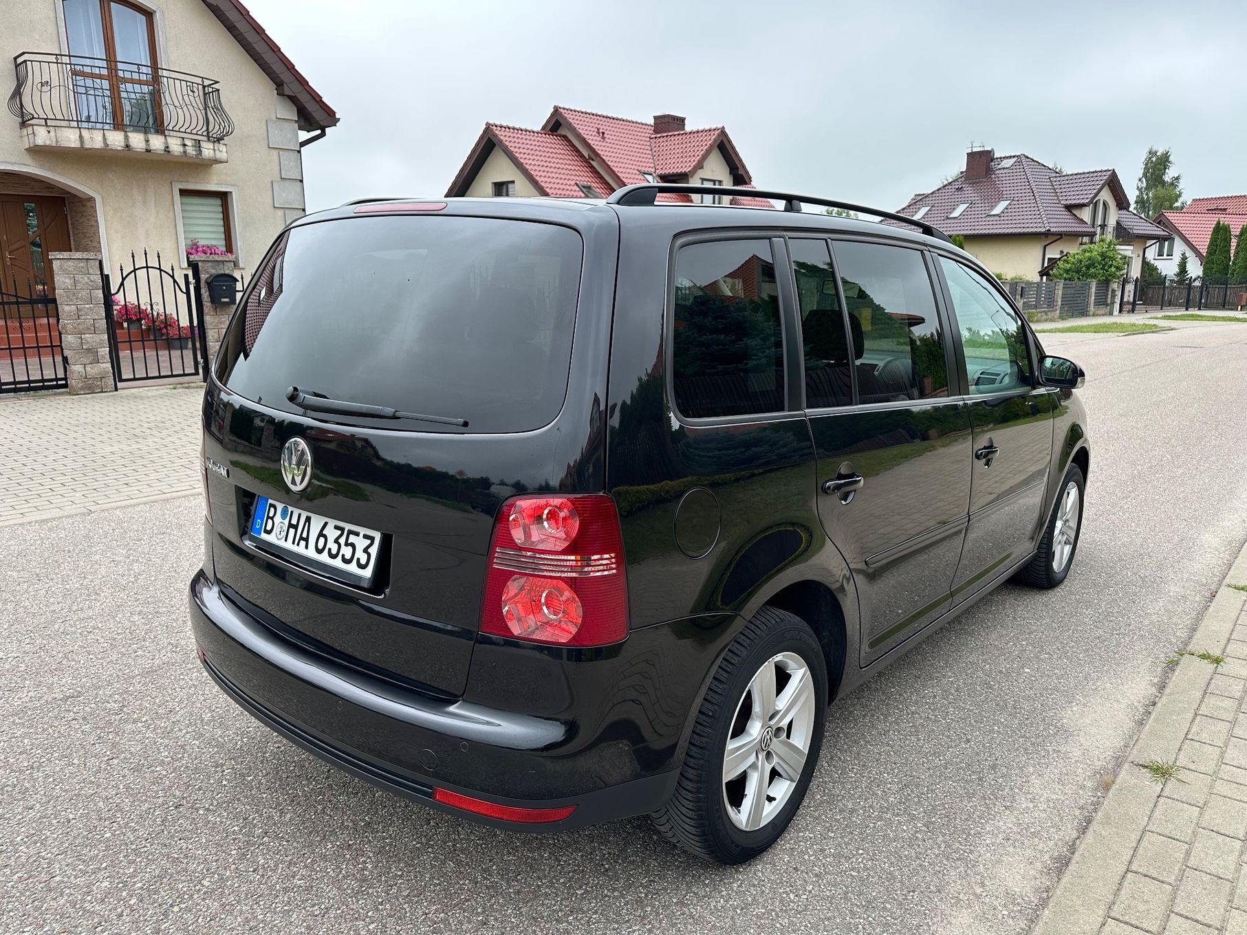 Volkswagen Touran 1.6 MPI/ Lift/ 7 osób/ Climatronic/ Park assist/ z Niemiec