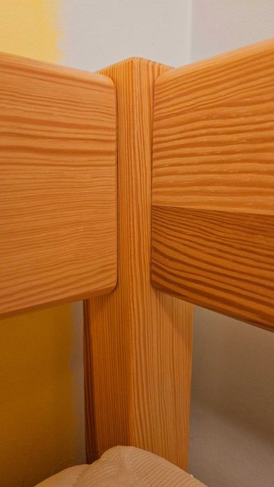 Łóżko 160 x 80 cm, lite drewno, materac, stan bardzo dobry