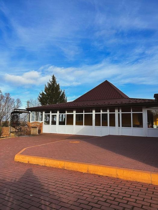 Подобово будинок з теплим басейном