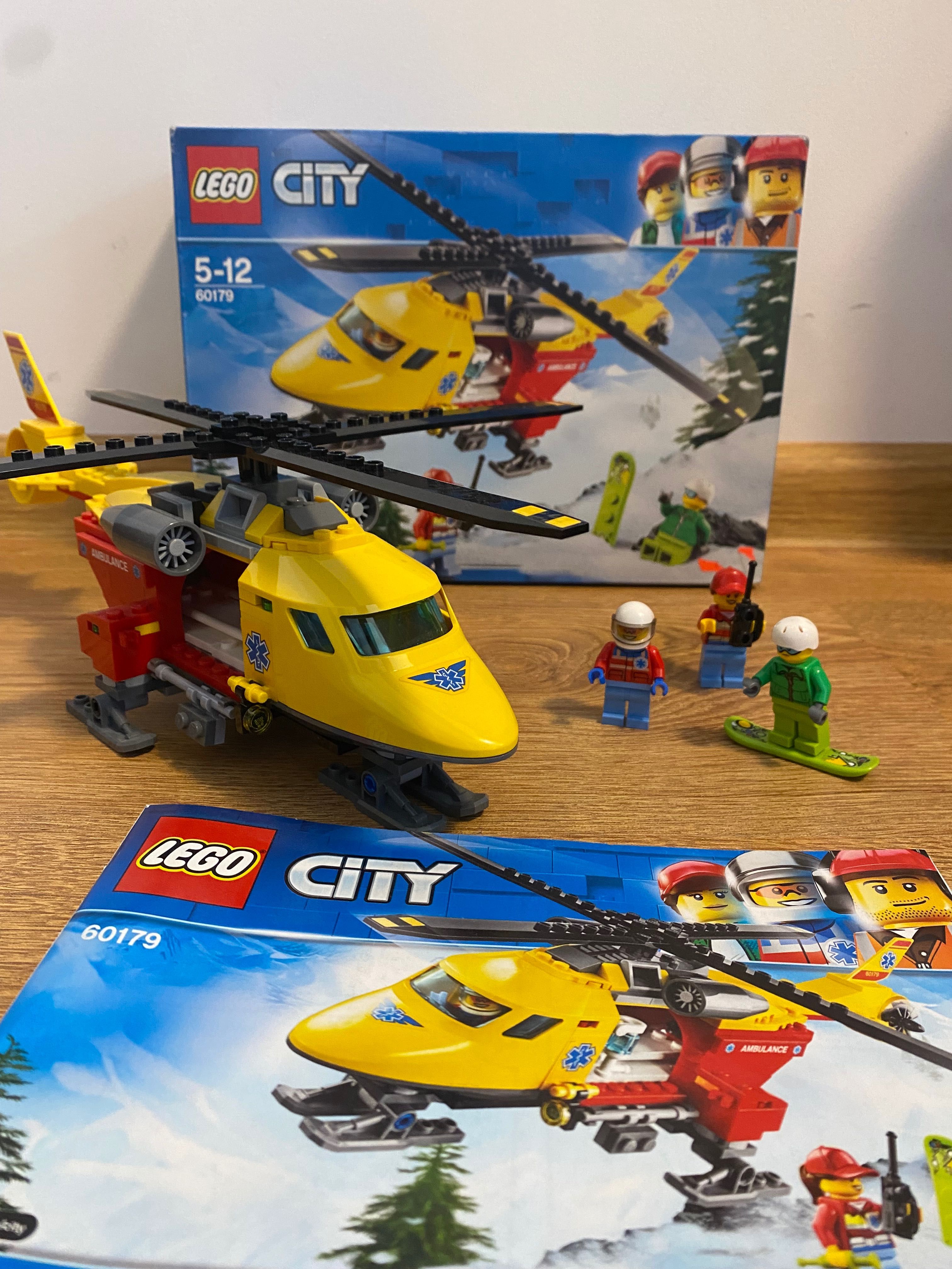 Zestaw Lego szpital 60204, samolot 60116, helikopter med. 60179