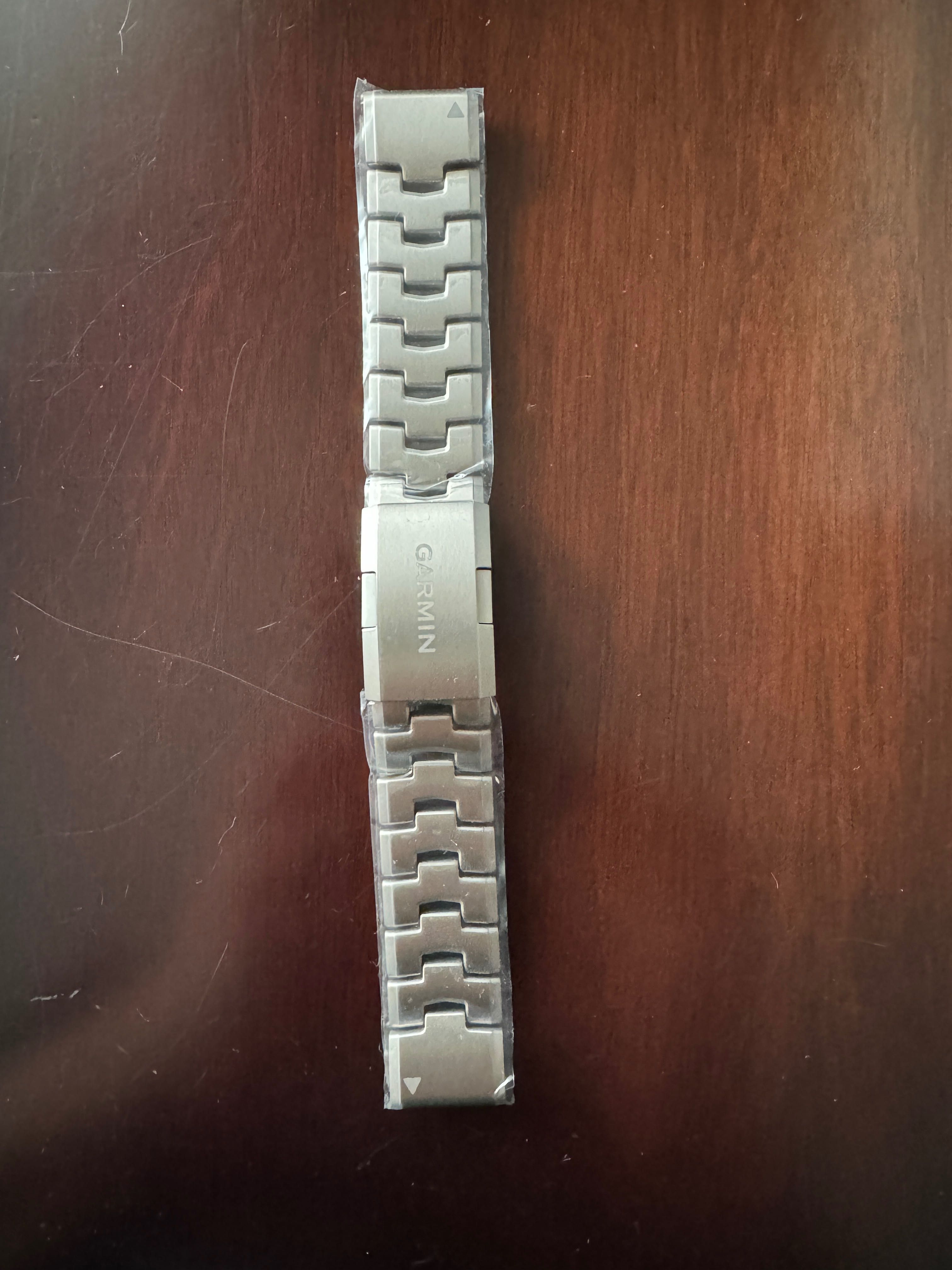 Tytanowa bransoleta z otworami Garmin Quick Fit 22 mm (010_12863_08)