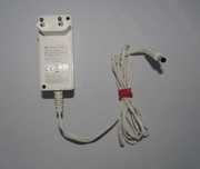 Zasilacz wtyczkowy impulsowy 12V 2,5A 30W wtyk 5,5 x 2,1 mm BIAŁY