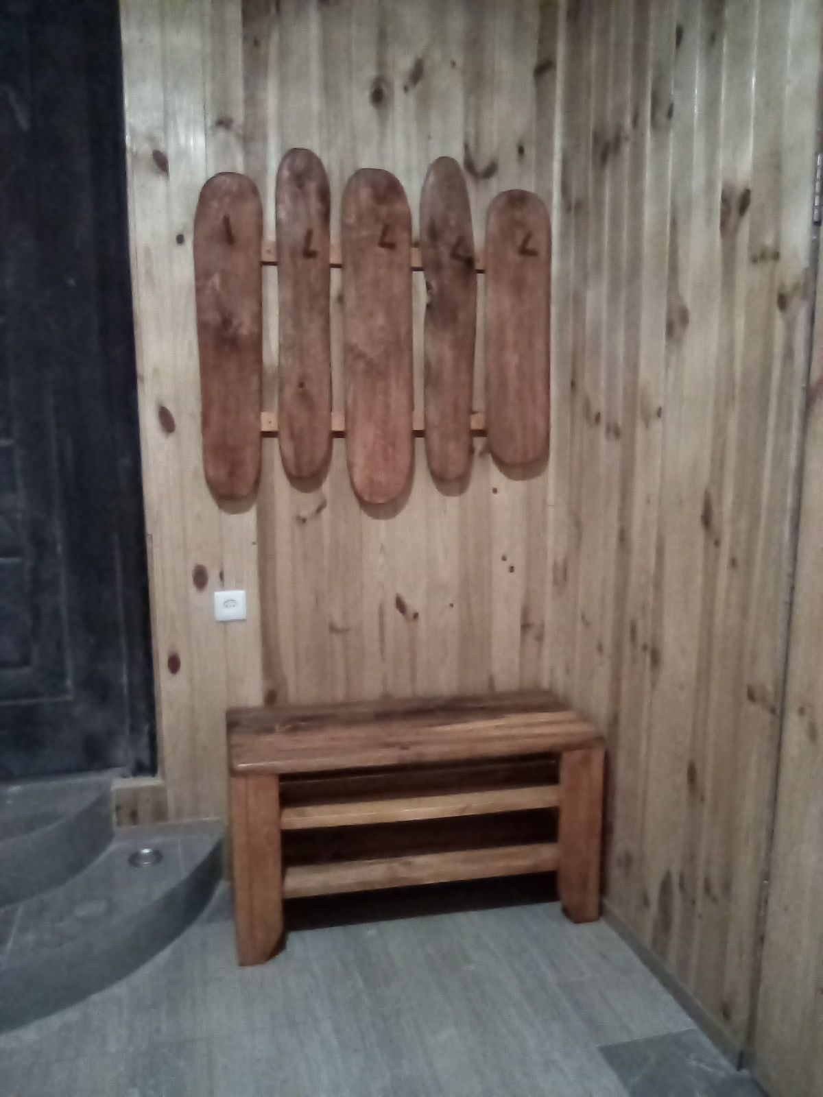 Меблі для дачі з натуральної деревини.