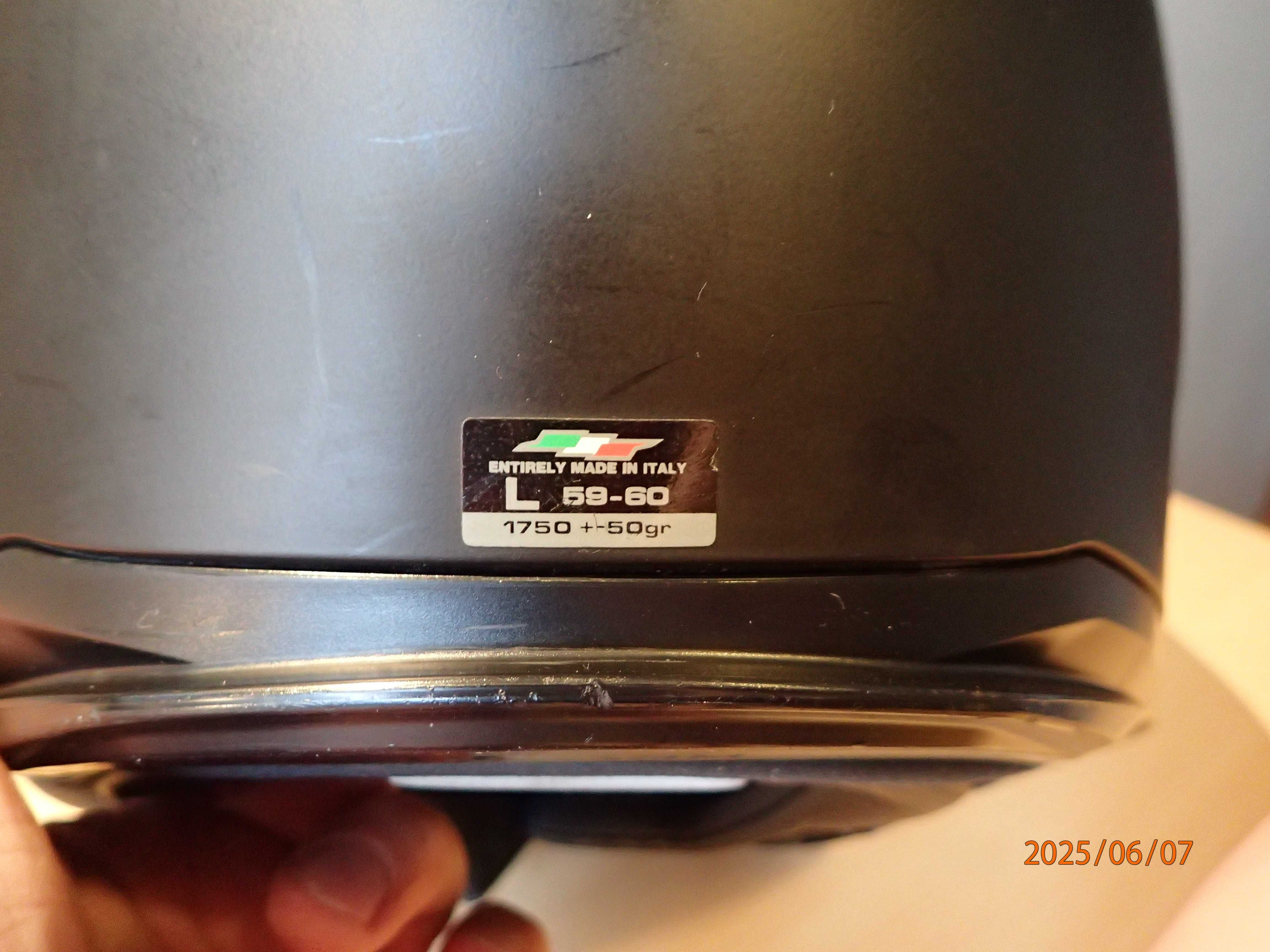 kask motocyklowy airoh