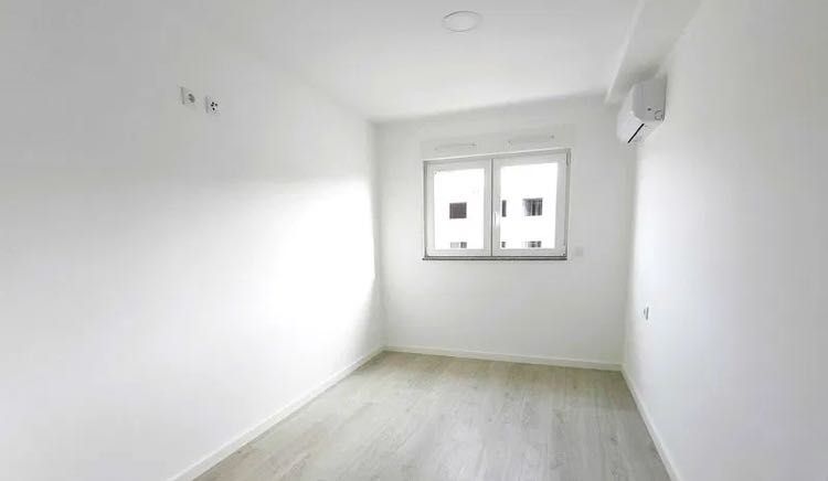 Alugo 2 quartos em apartamento novo próximo do Glicínias