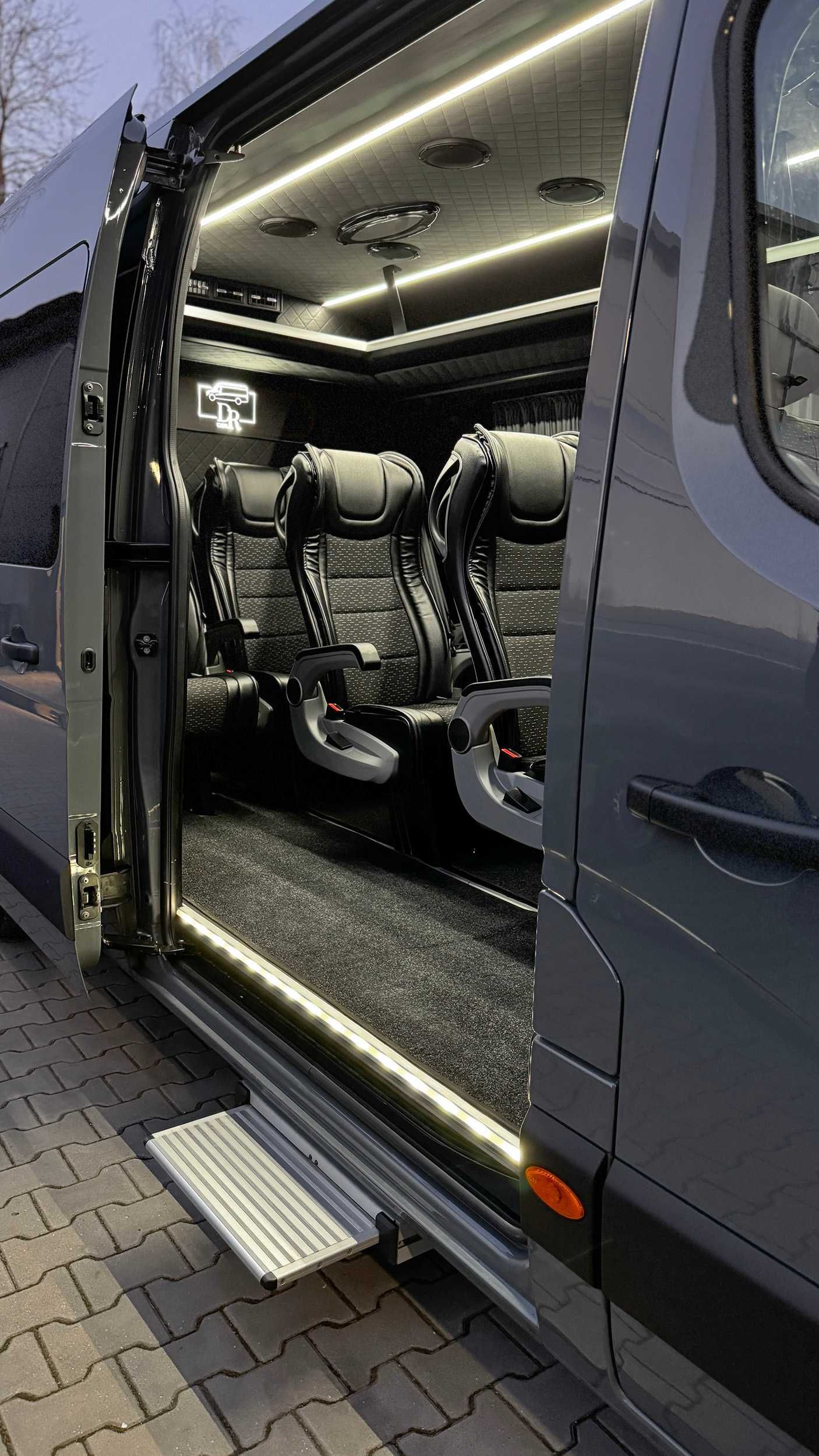 Bus wynajem RENAULT MASTER VIP 9 Osobowy WINIETY w CENIE kat B 9 os TV