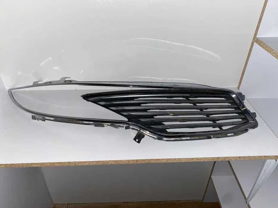 Решітка радіатора Lincoln MKZ Линкольн МКЗ  2019-2022.