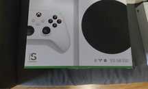 Xbox com caixa e garantia + 2 comandos