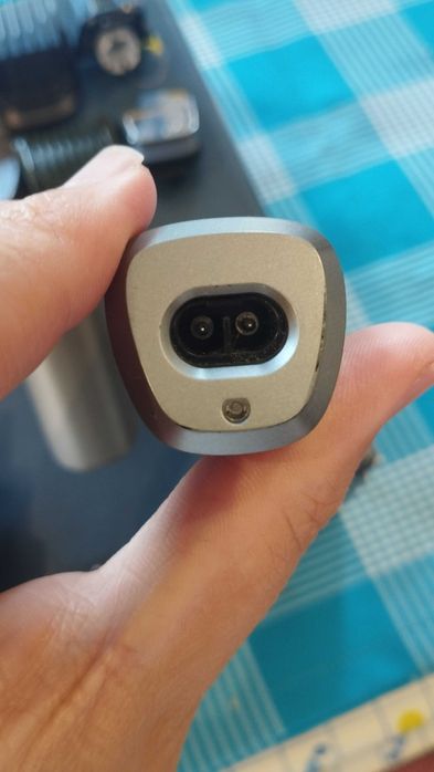 Máquina Philips Série 5000 Modelo MG5730 (Para peças)