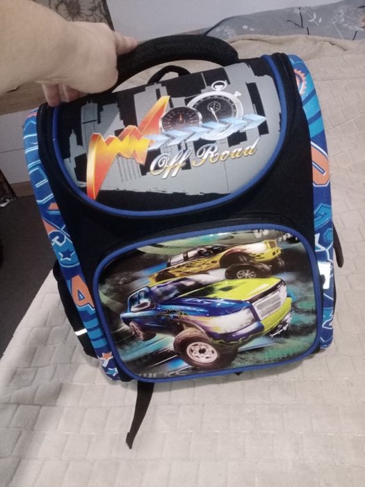 Продам рюкзак шкільний для хлопчика