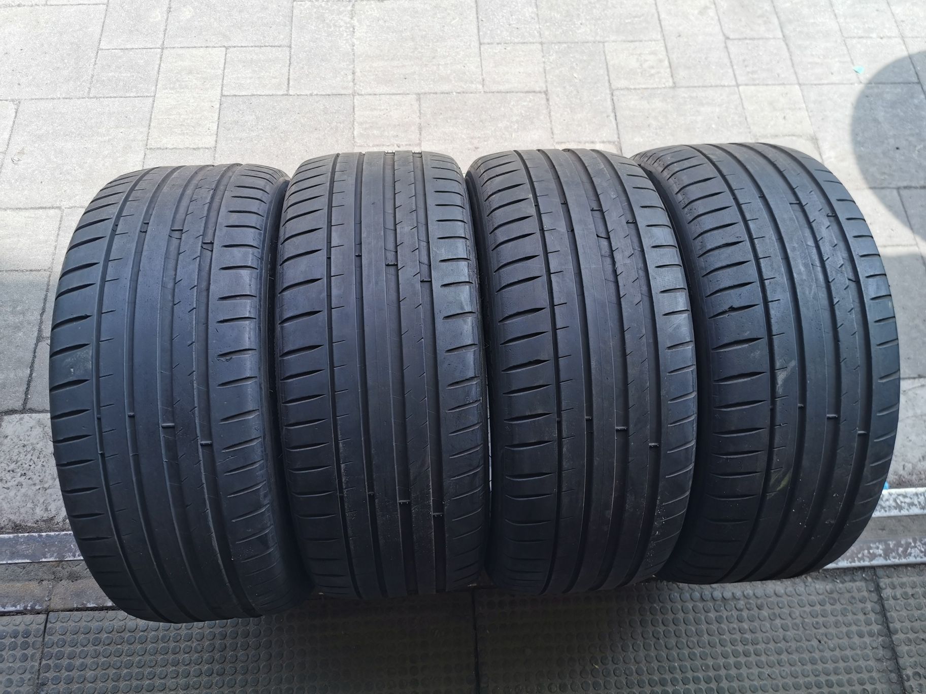 Летняя резина 225/45 R17 Michelin pilot sport 4