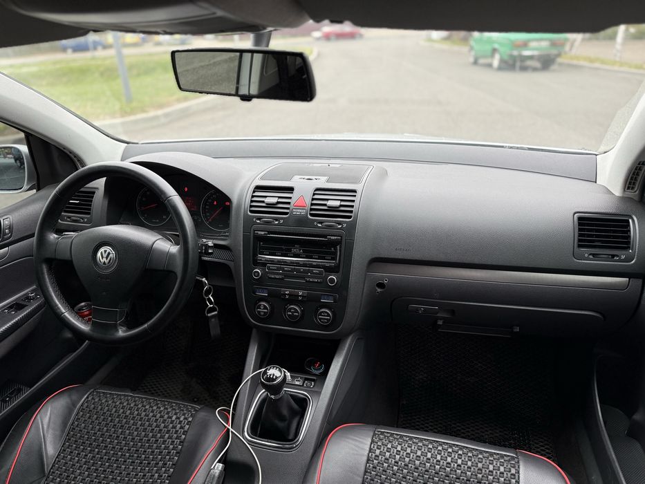 VOLKSWAGEN GOLF V 2005 , 2.0 полный привод , в идеальном состоянии