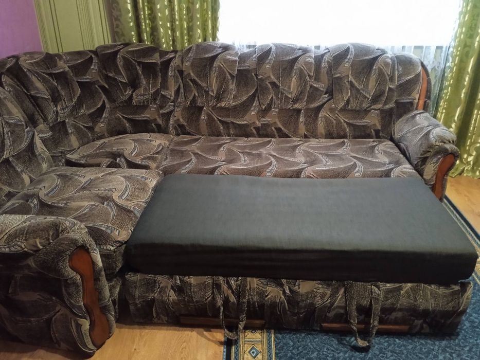 Кутовий диван продам