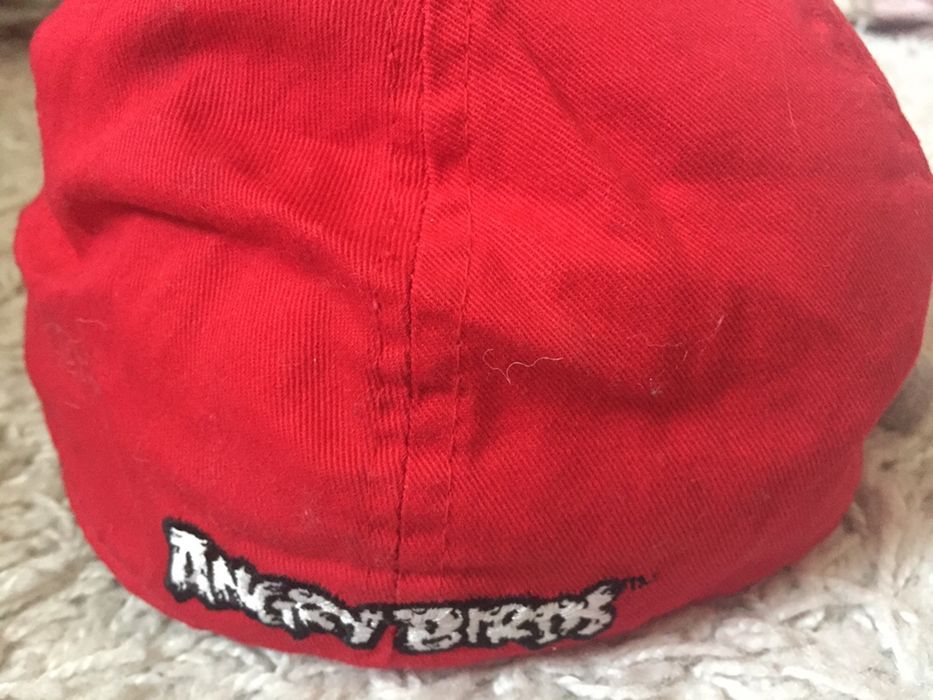 Boné e io-io Angry Birds