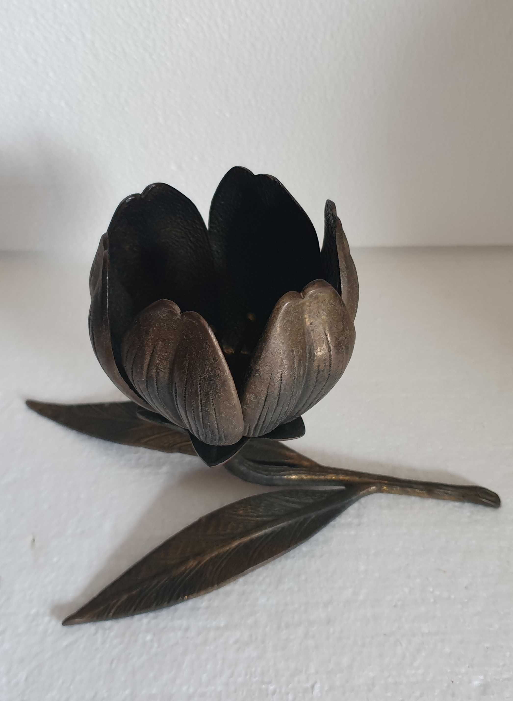 Fantástica Flor em estanho - Anos 50