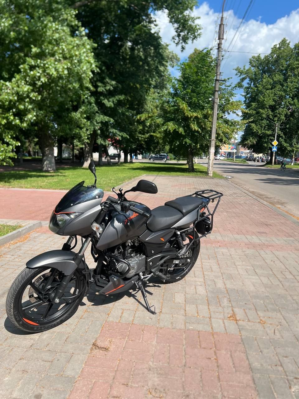 Bajaj pulsar 180