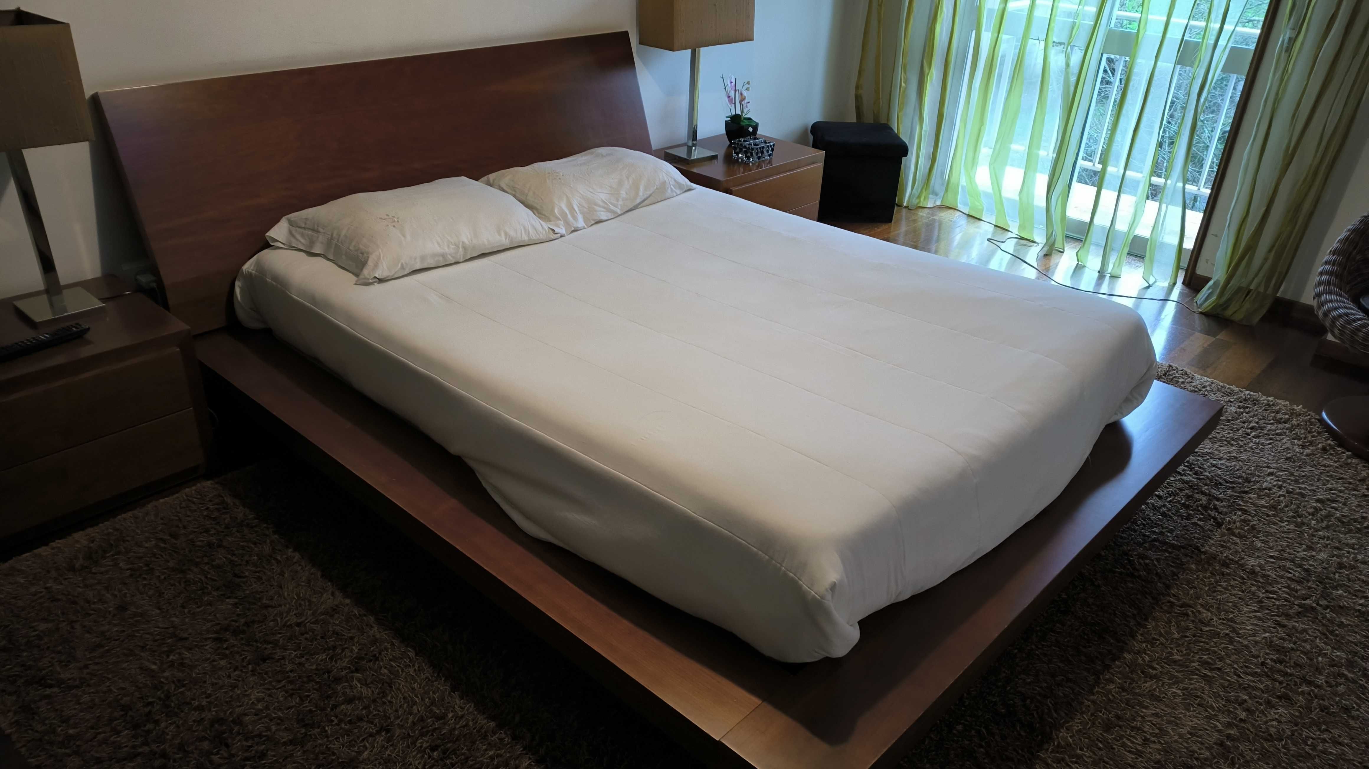 Cama de casal com colchão novo