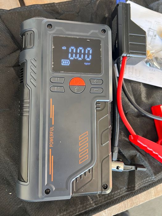 Пускозарядне, бустер, компресор, USB повербанк з LED Ліхтарем 5в1