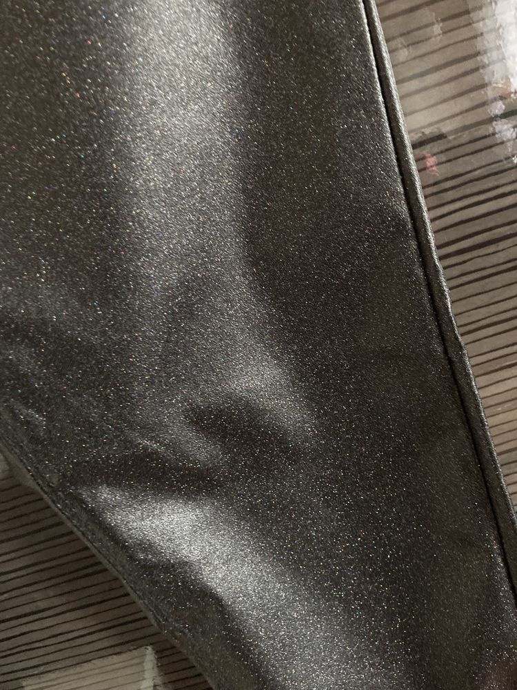 Nowe czarne woskowane spodnie Mohito XS brokat sylwester