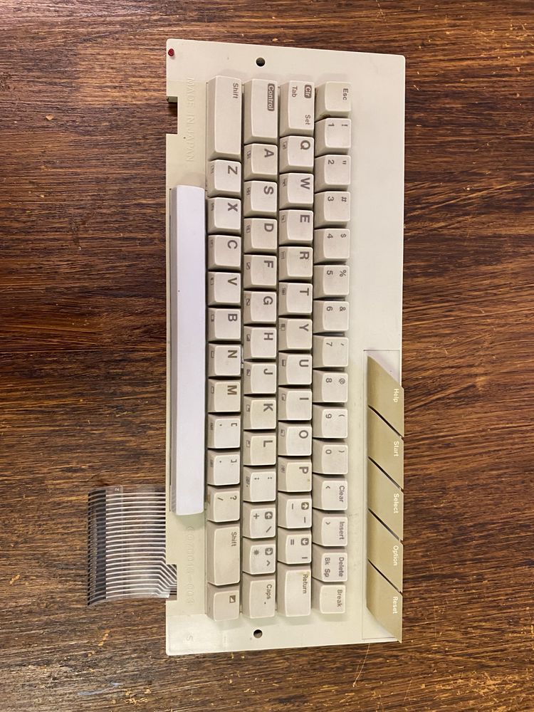 Atari 65,130,800XE klawiatura