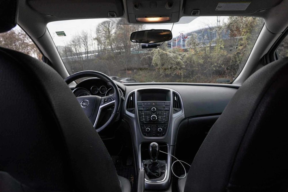 OPEL ASTRA J 1.4 turbo 2017 fabryczny gaz