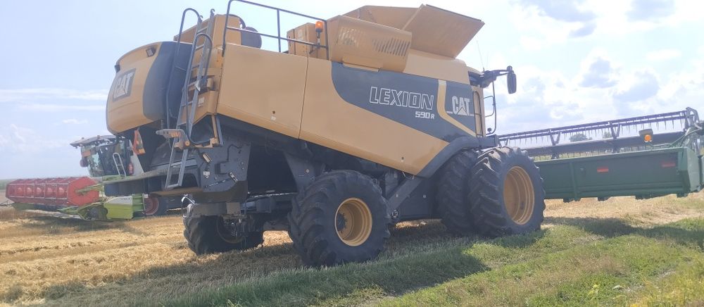 Продам CAT 590R Lexion