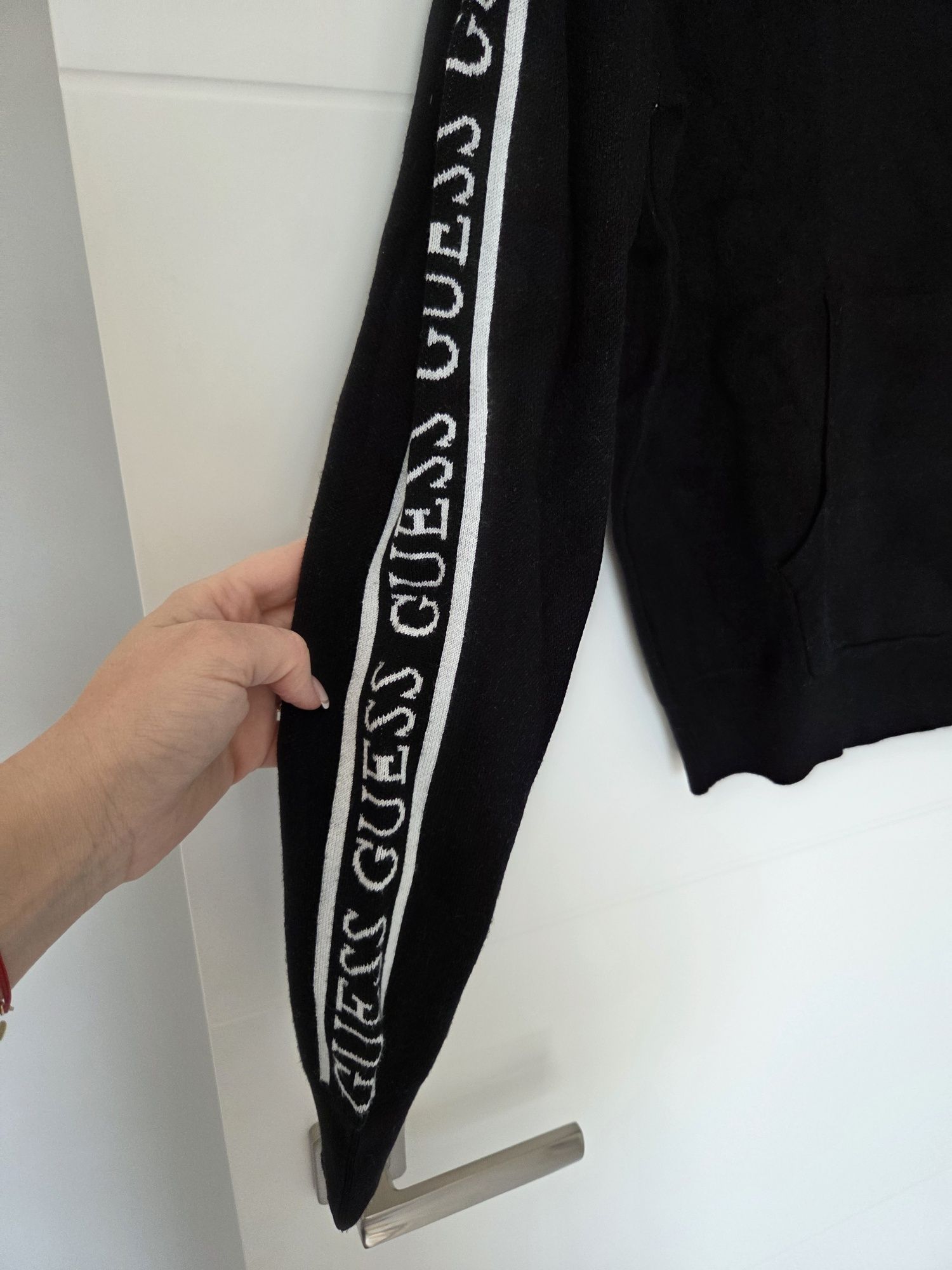 Guess bluza sweter z kapturem xs/s stan bdb polecam