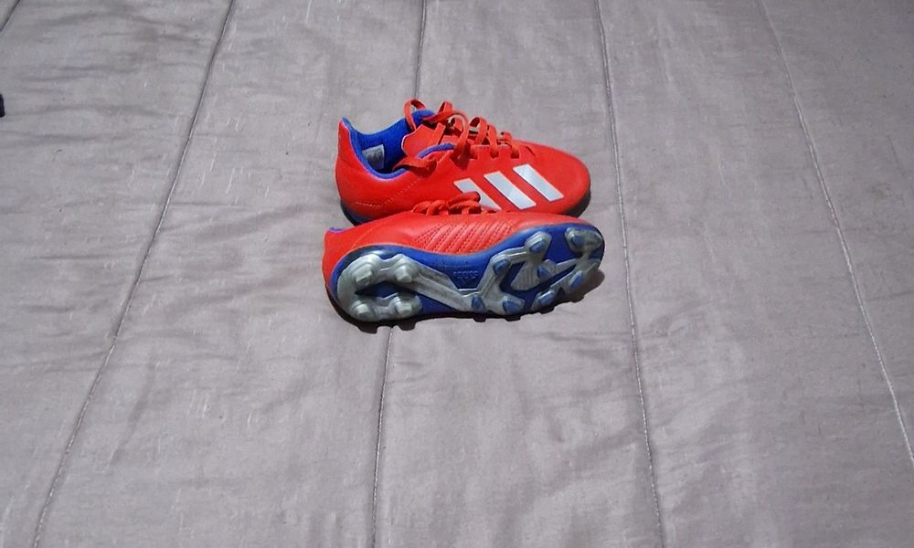 Chuteiras adidas de criança