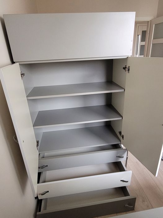 Łóżko piętrowe + szafa + szuflady + skrzynia + półki (zestaw nr1)