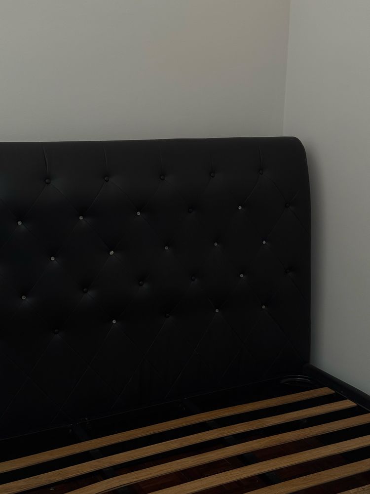 Cama de Casal Queen size 160x200 com Estrado