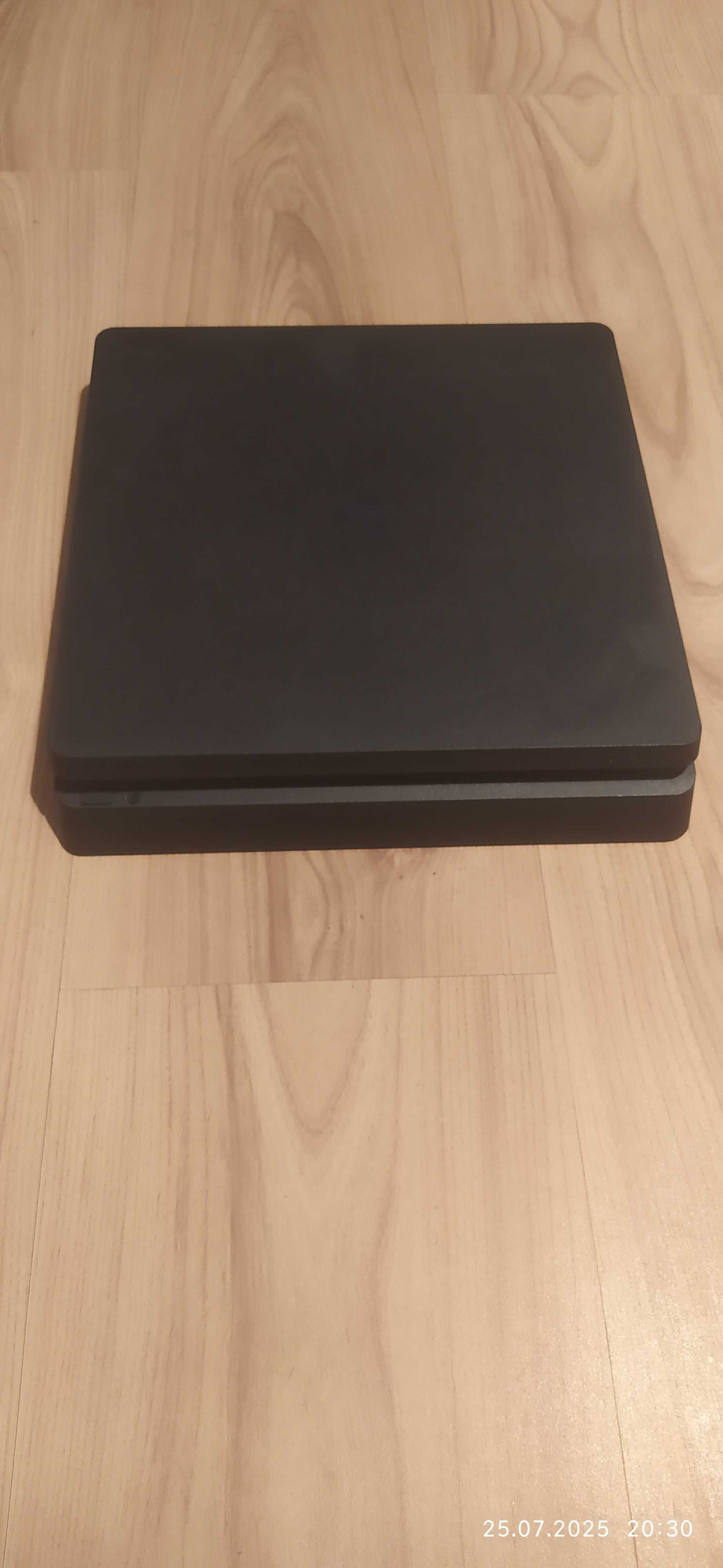 PlayStation 4 + gry