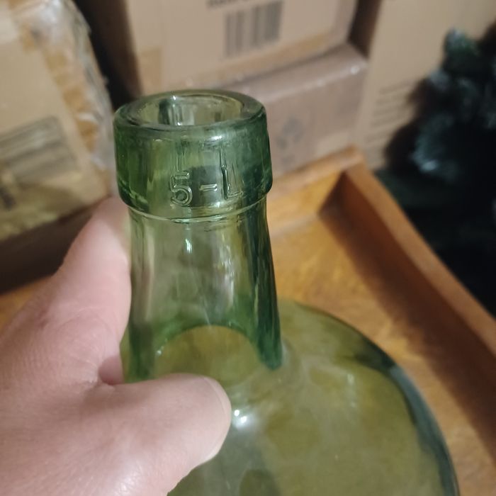 Szklane butle na wino Viresa