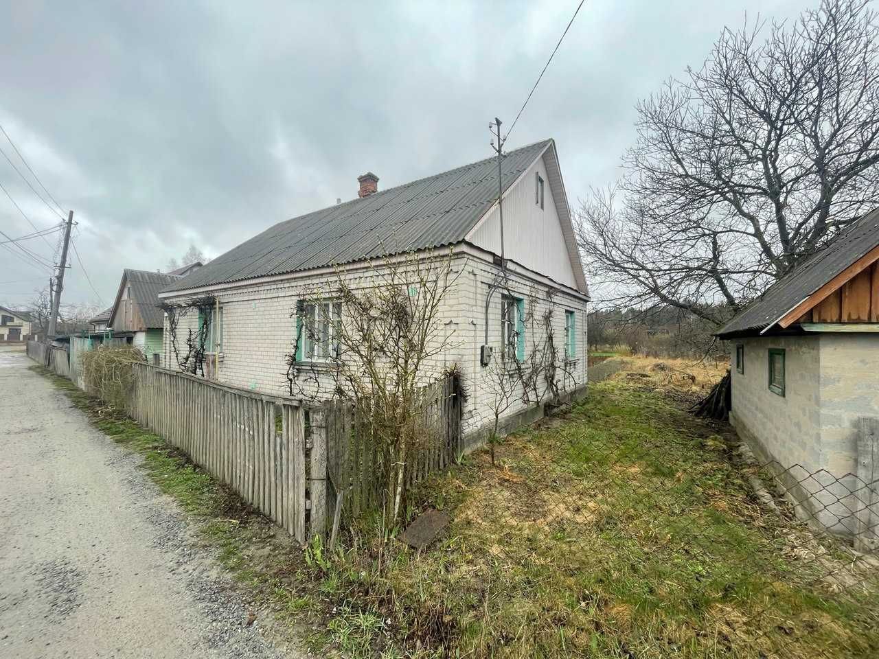 Продається будинок, літня кухня, гараж,  в с. Іванівка Житомирський р.