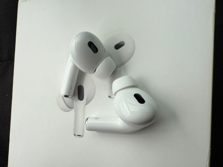 Lewa słuchawka Apple AirPods Pro 2 USB c jedna prawa