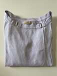 Camisola de malha lilás com pormenor na gola e mangas