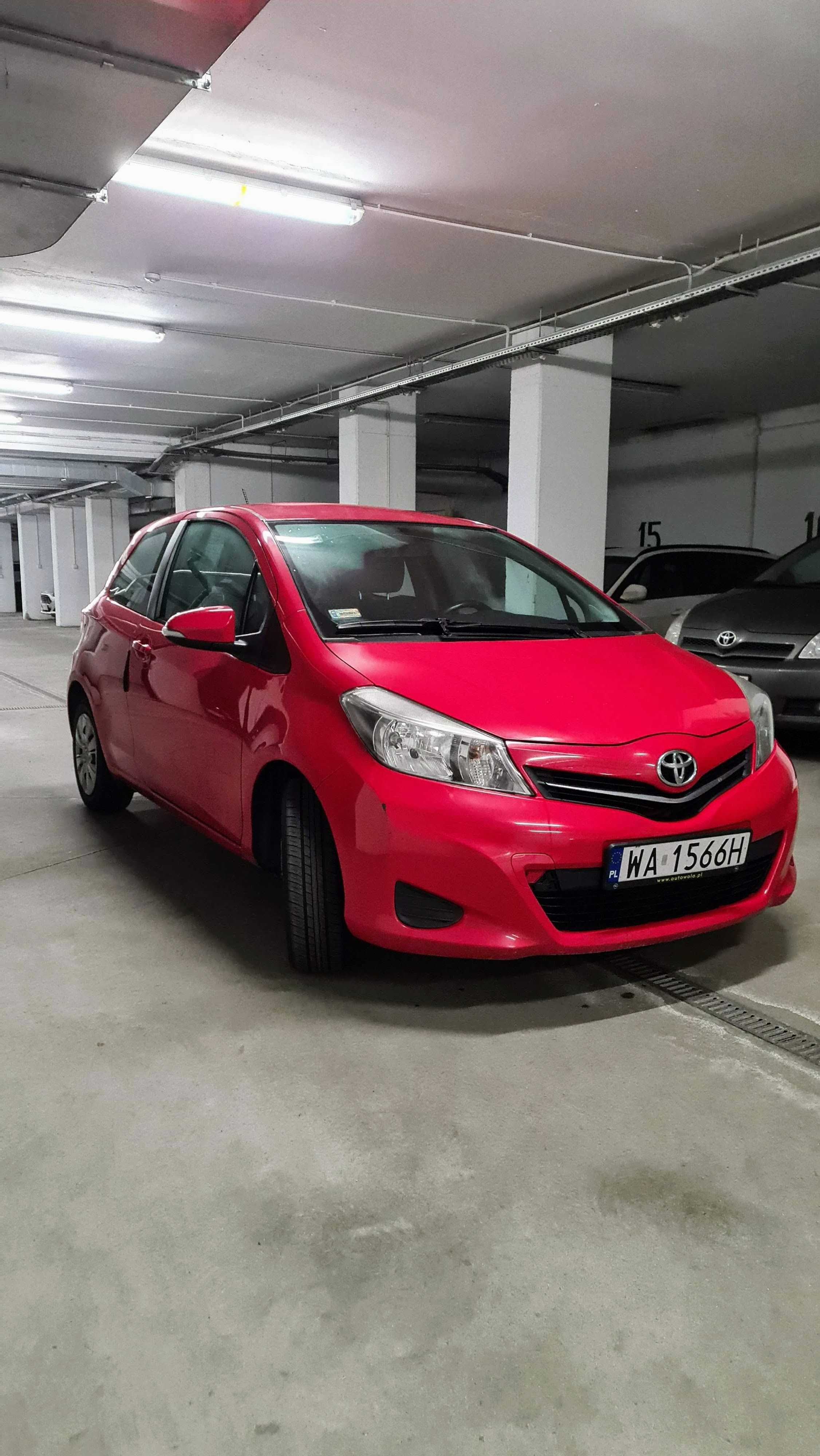 Toyota Yaris, benzyna 1.0, 2013, 3-drzwiowa